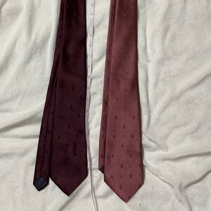 Van Heusen Men's ties-lot of 2